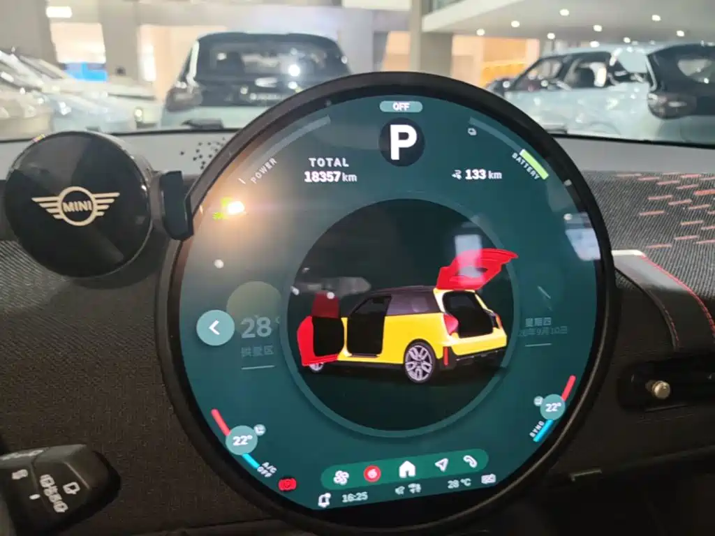 MINI MINI COOPER EV — миниатюра 12