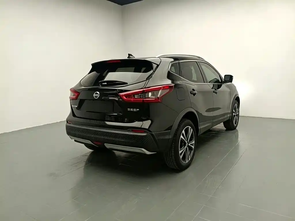 Nissan Qashqai — миниатюра 7