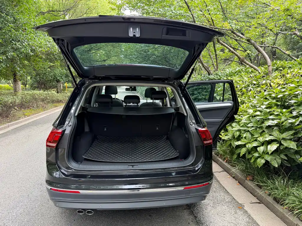 Volkswagen Tiguan L — миниатюра 12