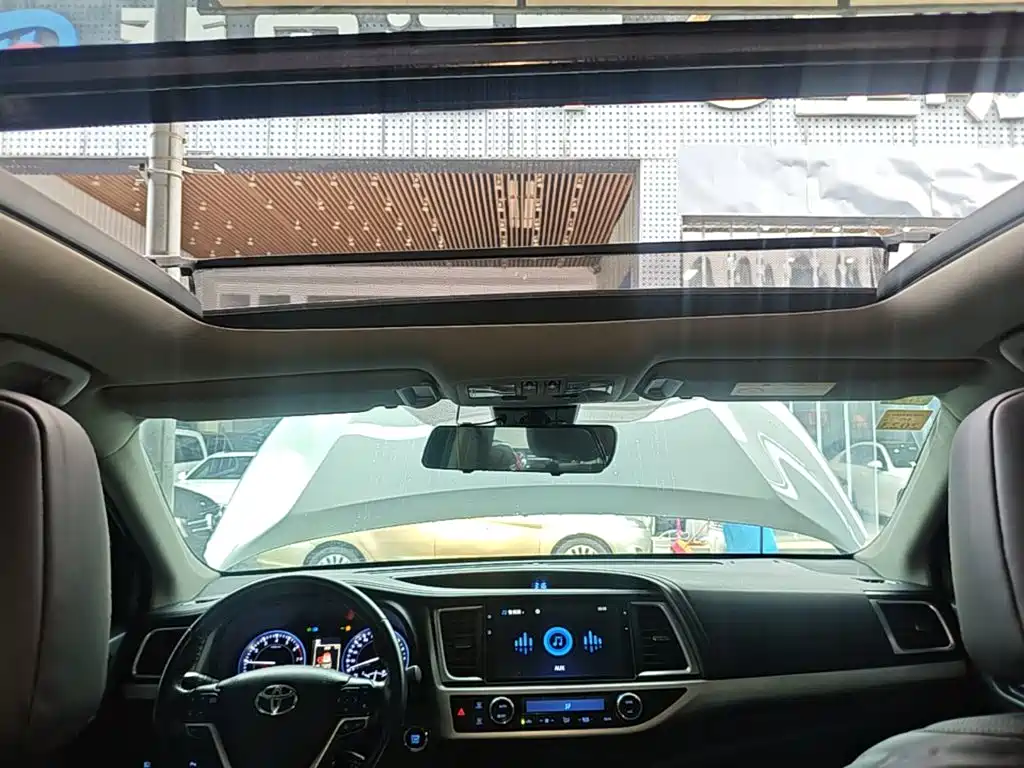 Toyota Highlander — миниатюра 18