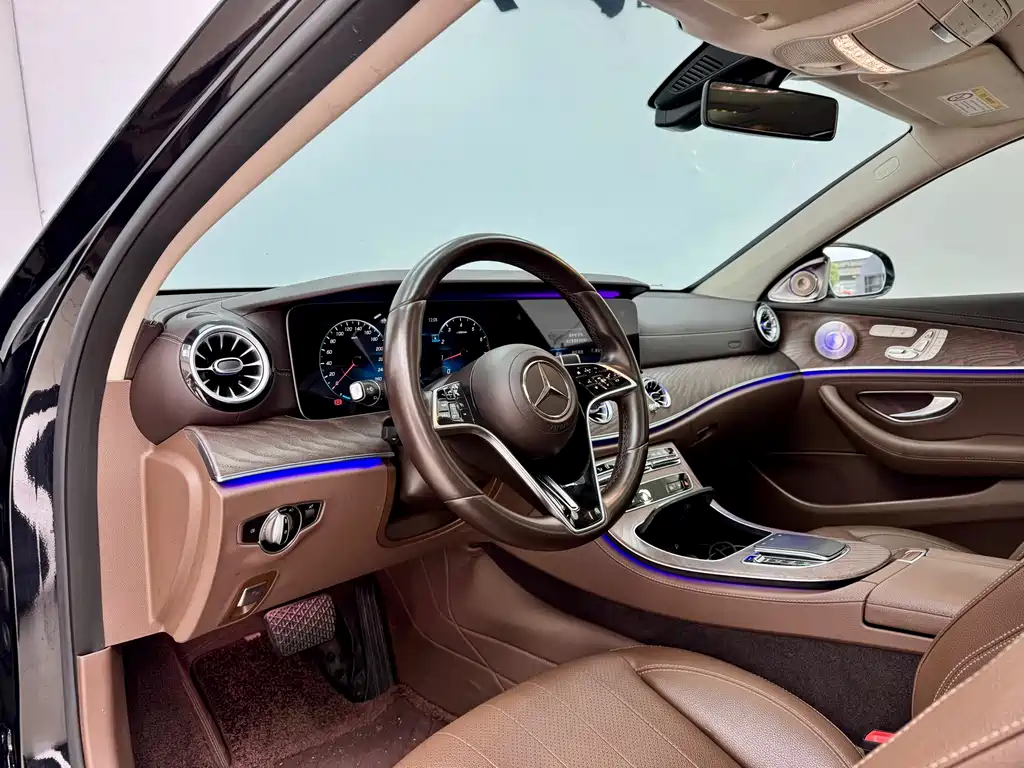 Mercedes-Benz E-Class — миниатюра 6