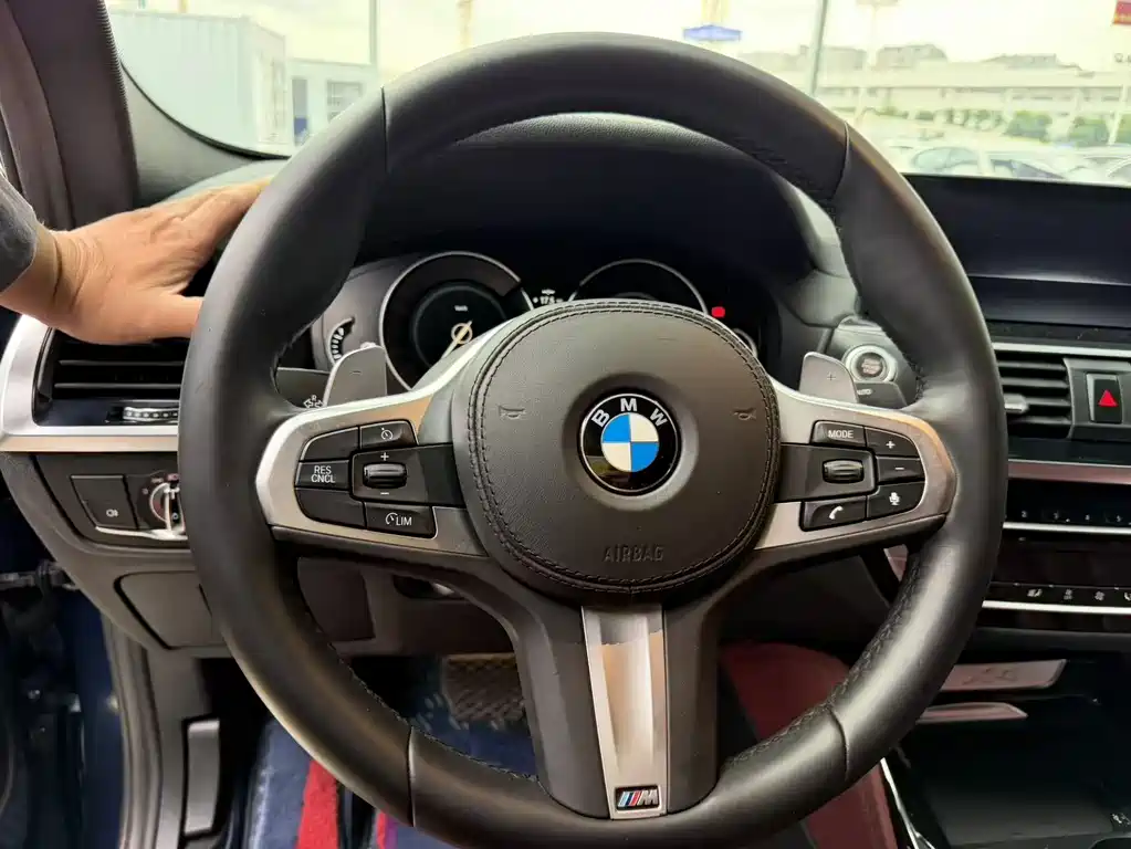 BMW X4 — миниатюра 9