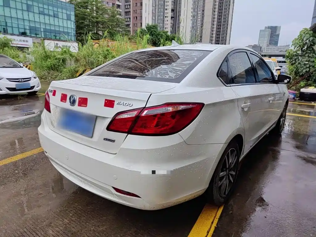 Changan Eado — миниатюра 7