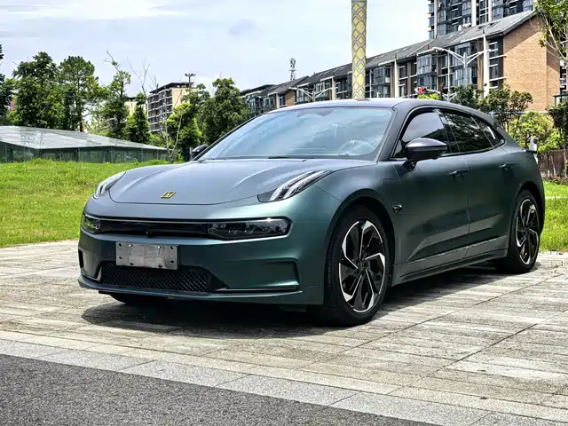 2022 Zeekr 001