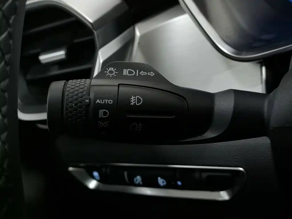 Geely Binyue — миниатюра 21