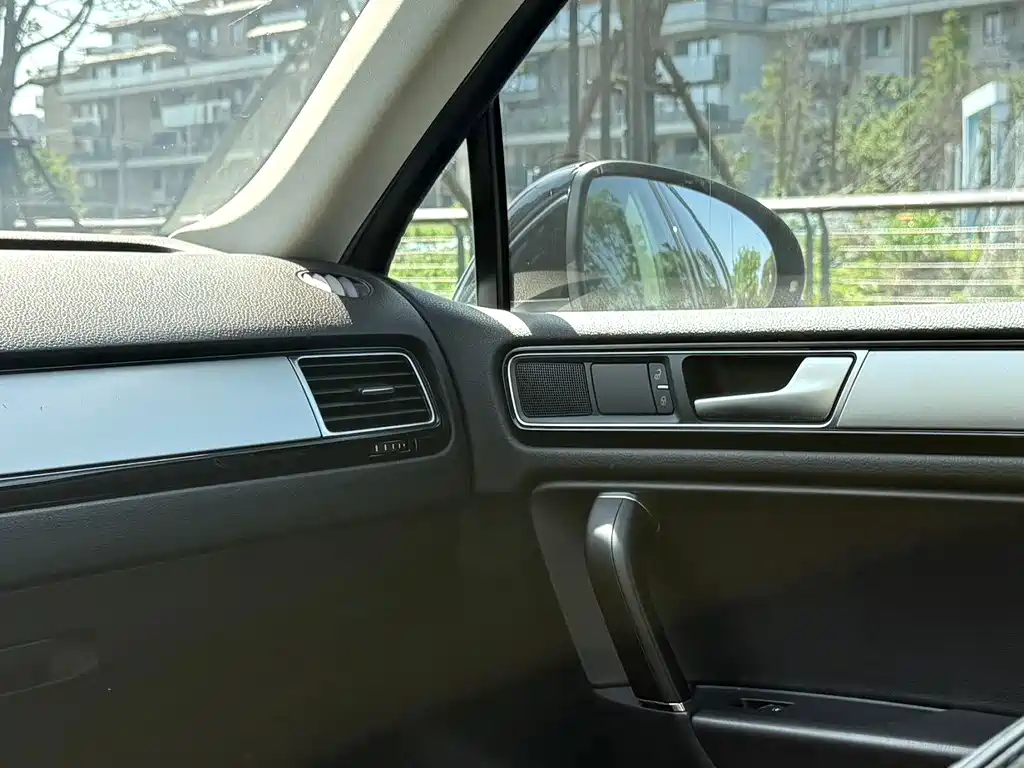 Volkswagen Touareg — миниатюра 6