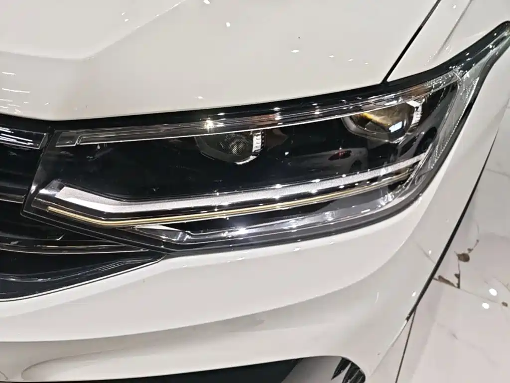 Volkswagen Tiguan L — миниатюра 24