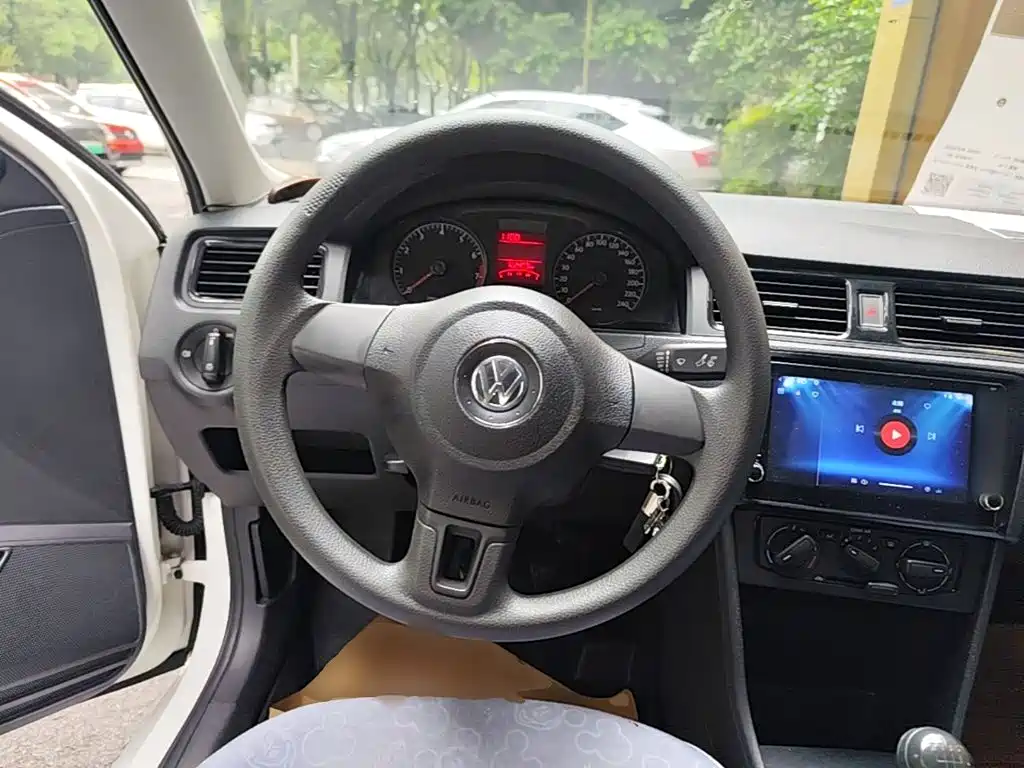 Volkswagen Santana — миниатюра 11