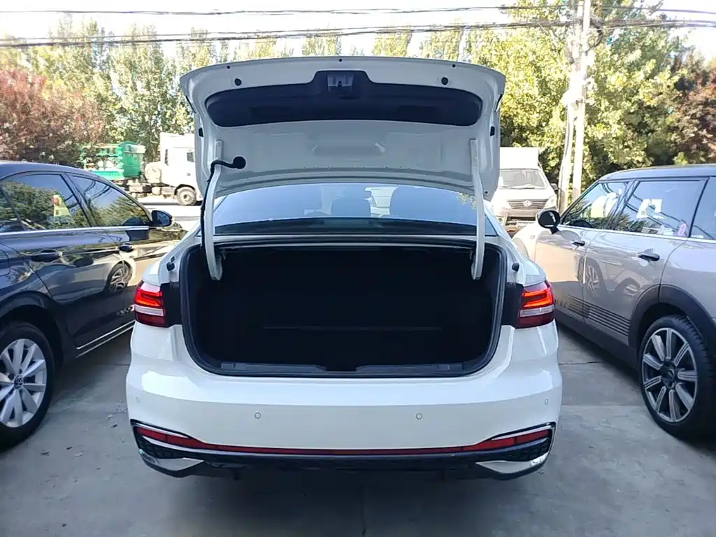 Volkswagen Lavida — миниатюра 19