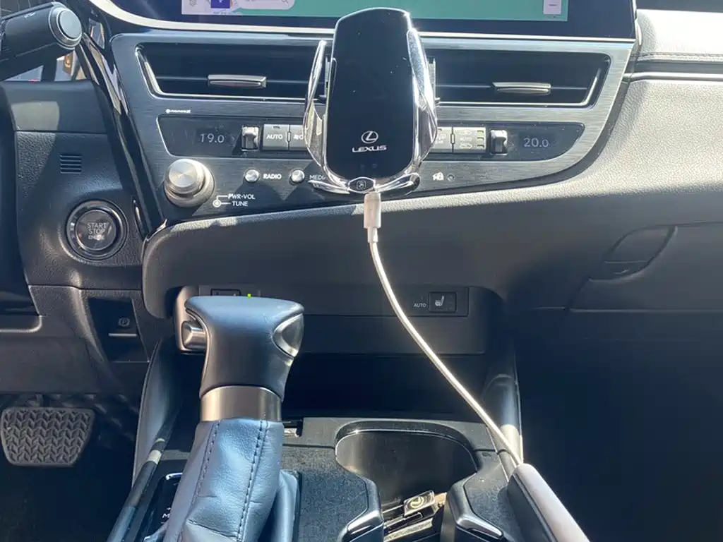 Lexus ES — миниатюра 17
