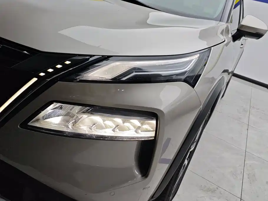 Nissan X-Trail — миниатюра 5