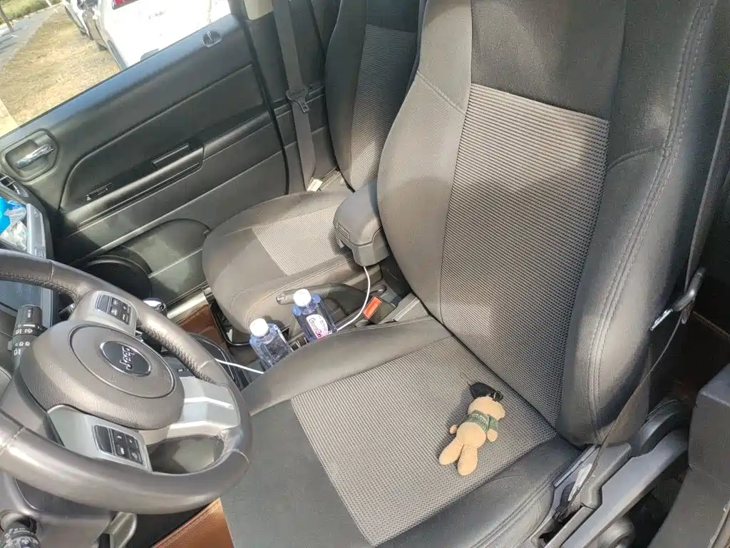 Jeep Compass (Import) — миниатюра 16