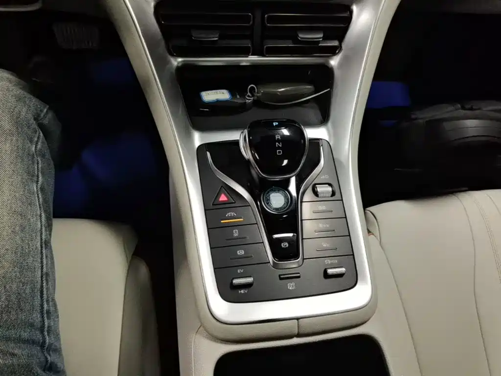 BYD Song Pro DM-i 2022 — фото 13