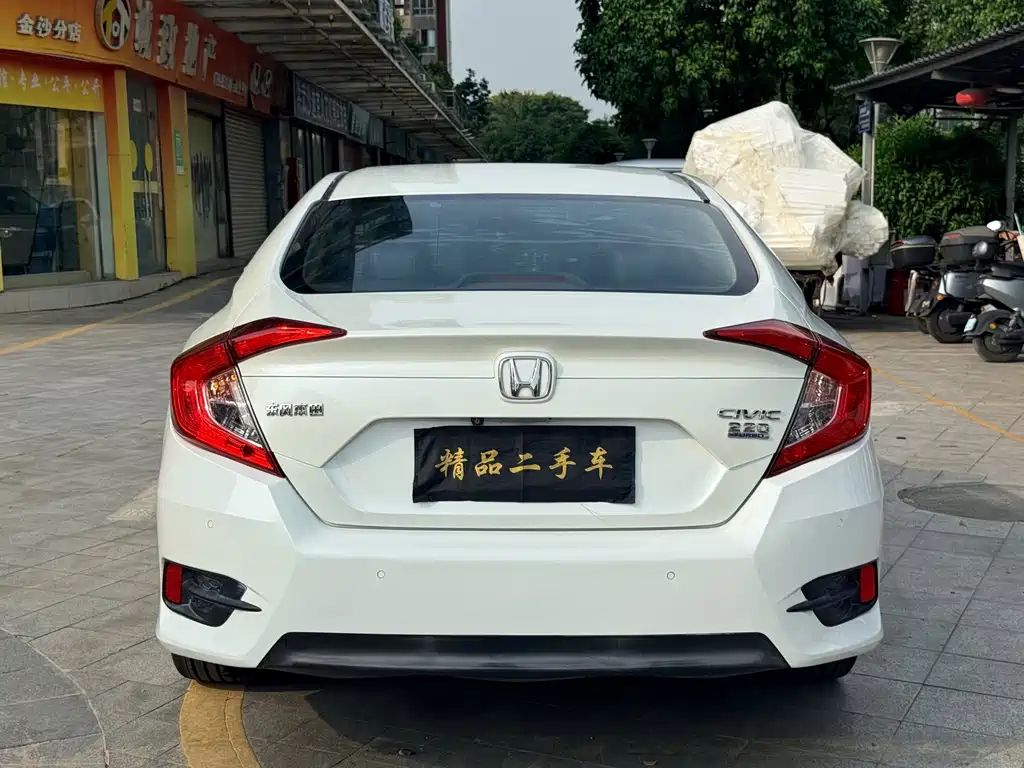 Honda Civic — миниатюра 8