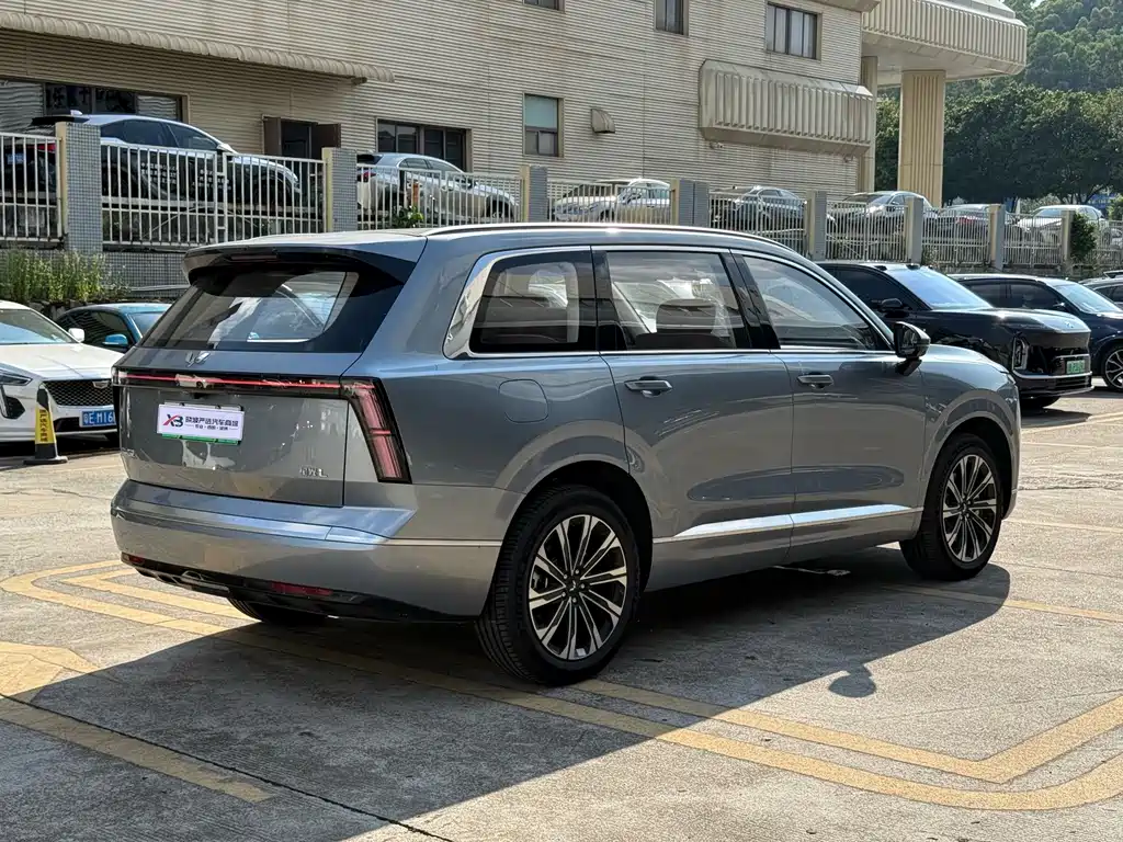 Wuling Xingguang L — миниатюра 3
