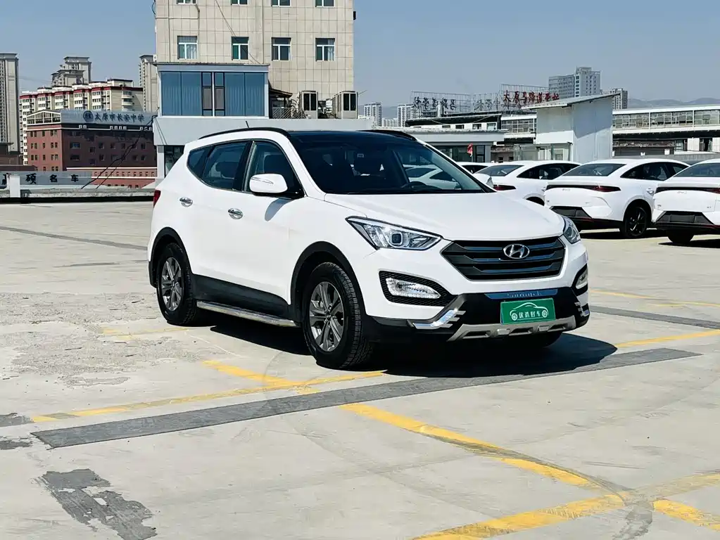 Hyundai Santa Fe 2013 2.4L AT