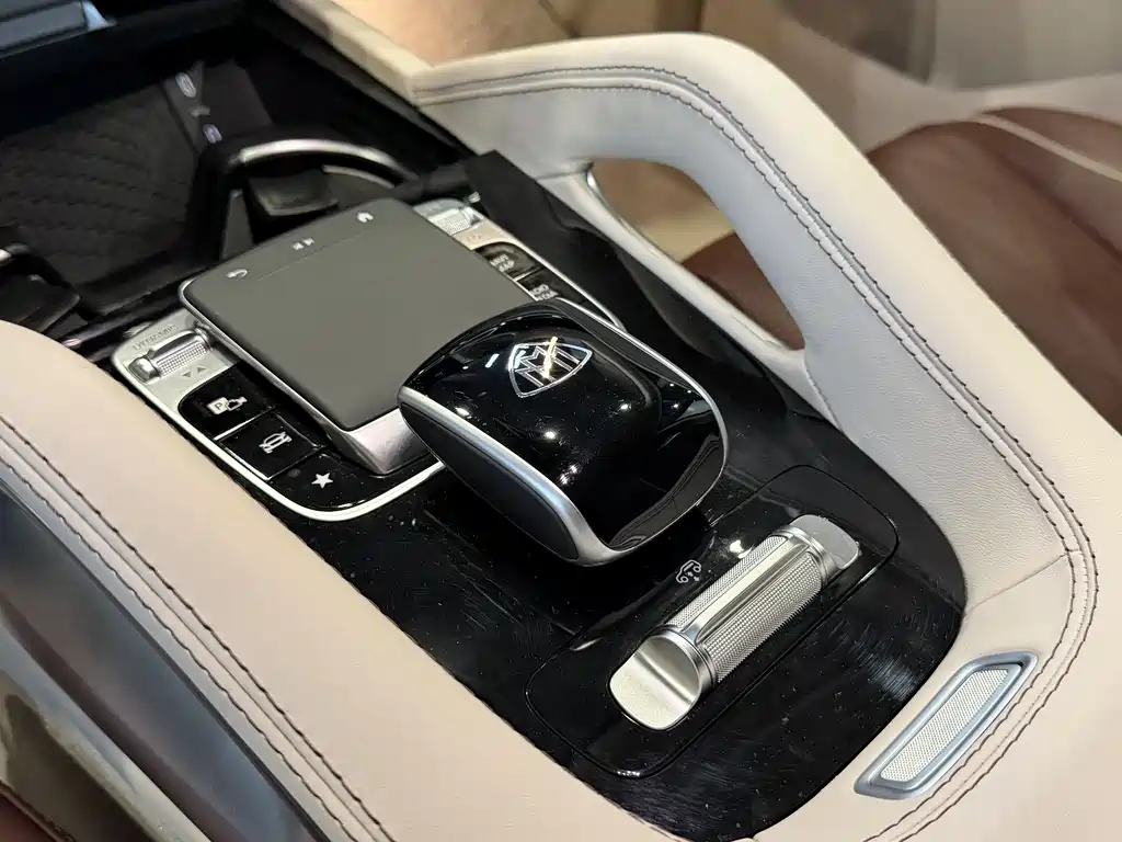 MERCEDES-BENZ MAYBACH GLS