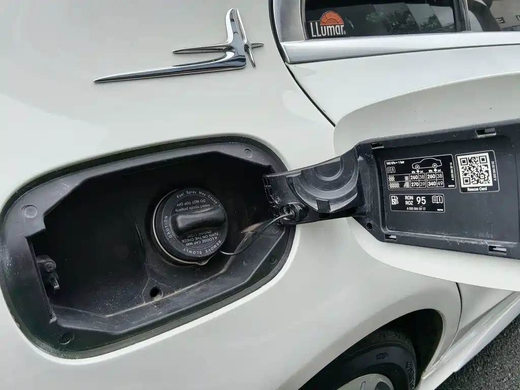Mercedes-Benz C-Class — миниатюра 13