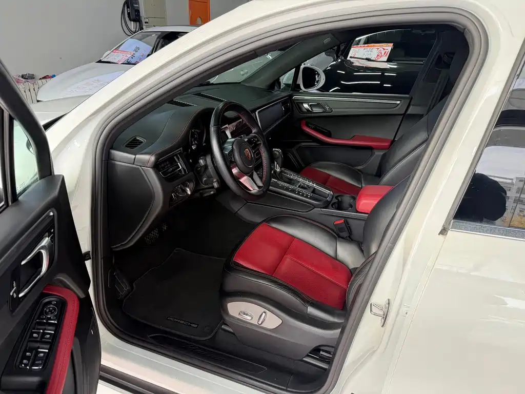 Porsche Macan — миниатюра 4