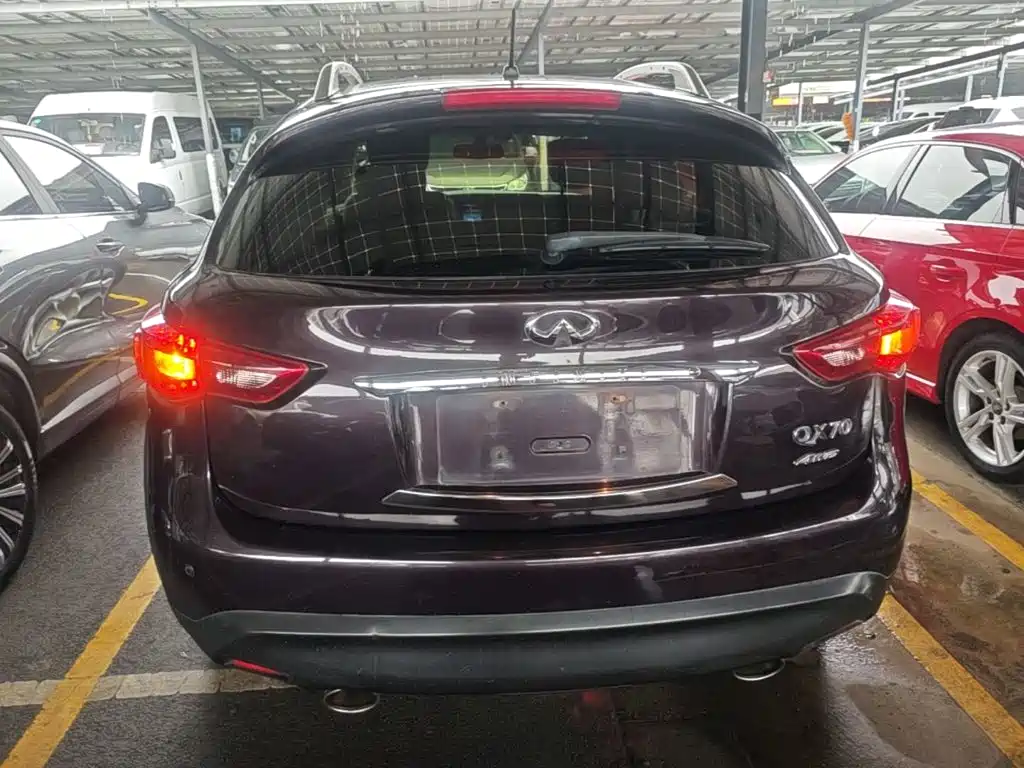 Infiniti QX70 — миниатюра 6