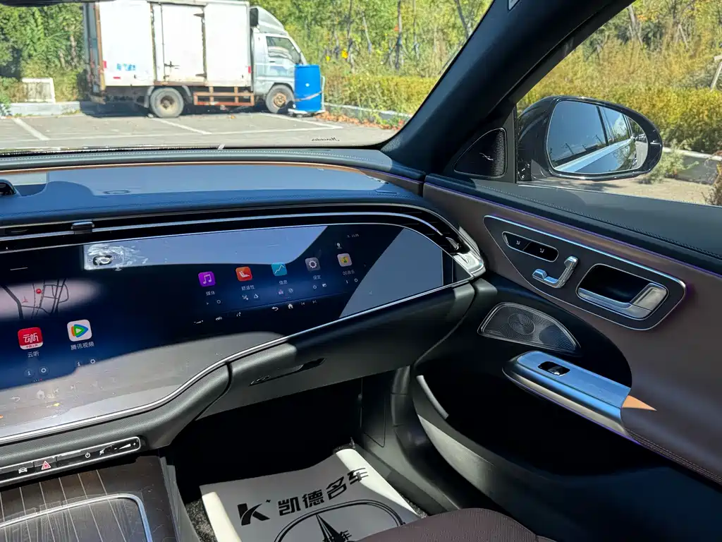 Mercedes-Benz E-Class — миниатюра 14