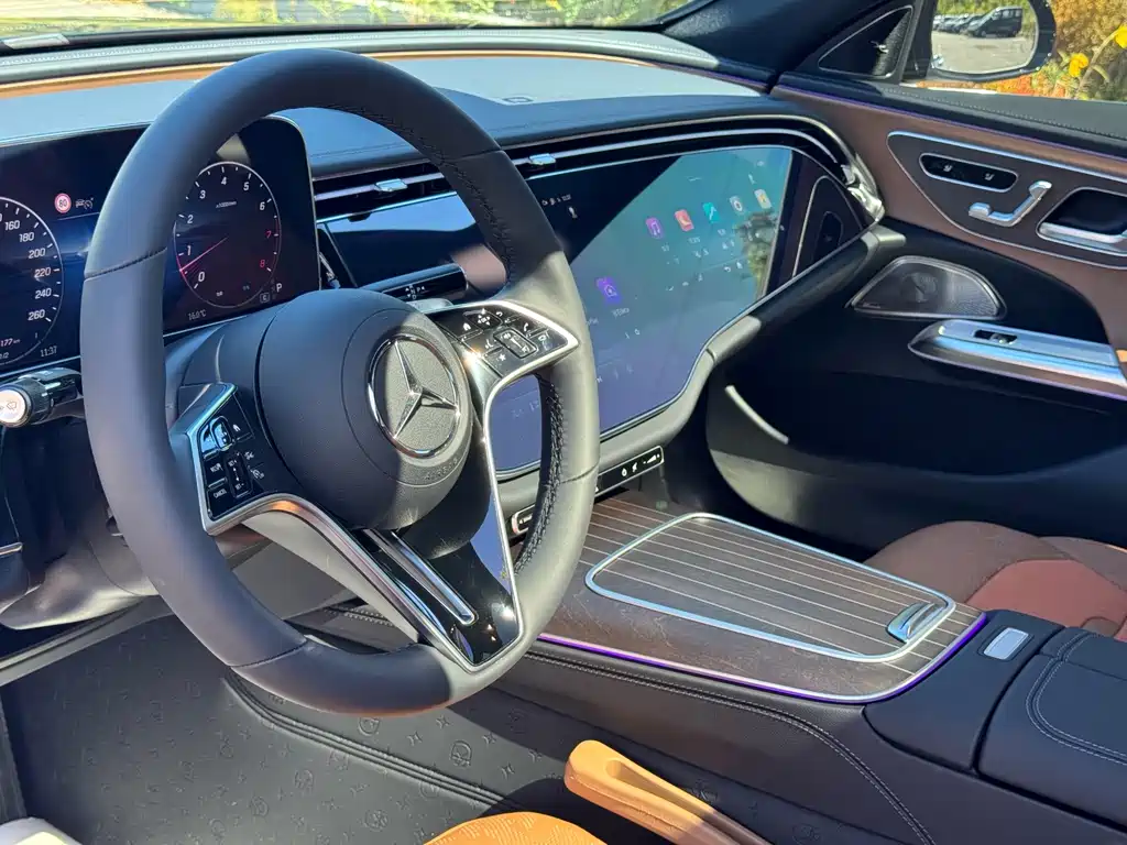 Mercedes-Benz E-Class — миниатюра 16