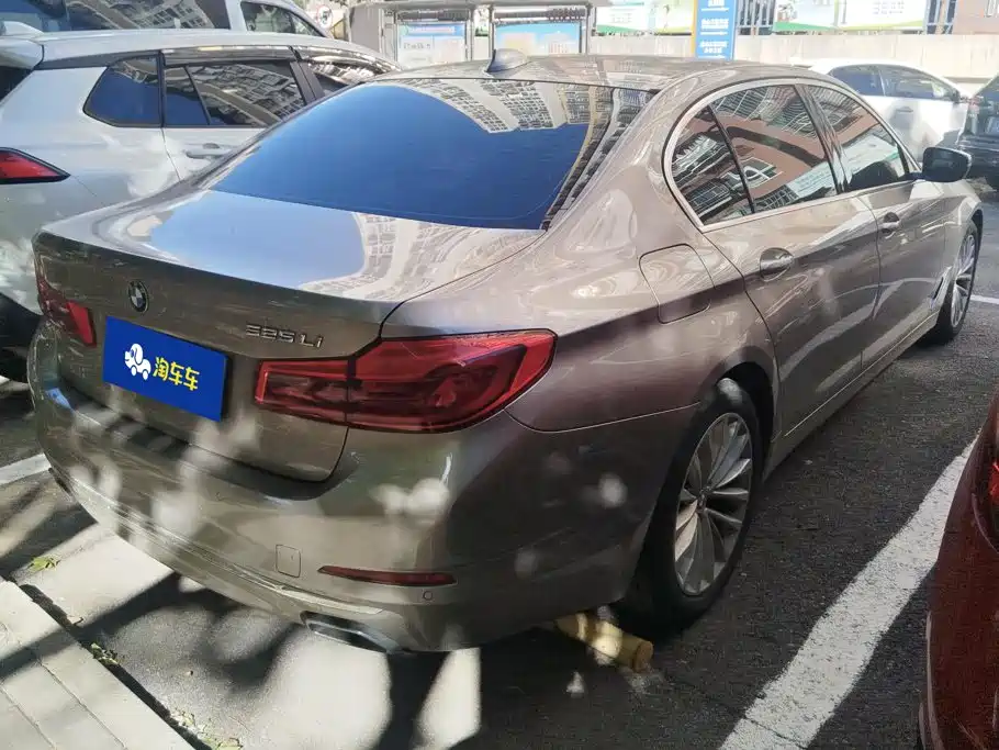 BMW 5 Series — миниатюра 3