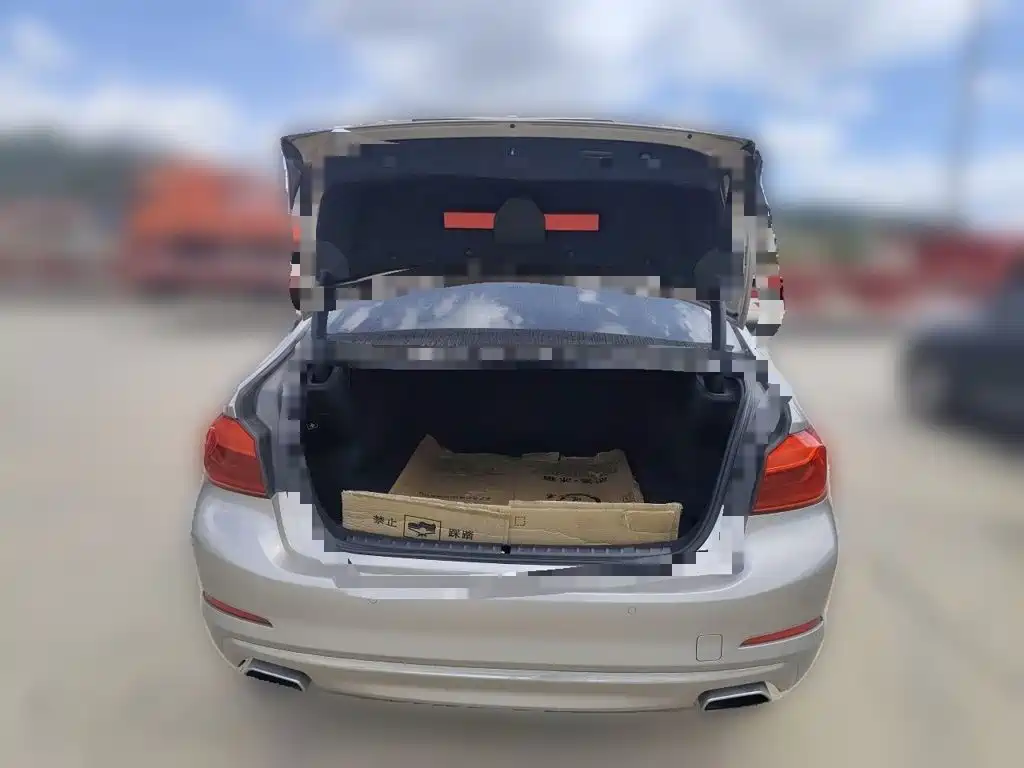 BMW 5 Series — миниатюра 15
