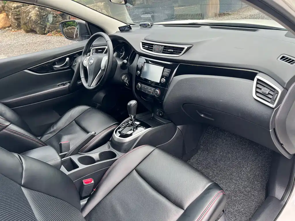 Nissan Qashqai 2017 2.0L CVT Smart V