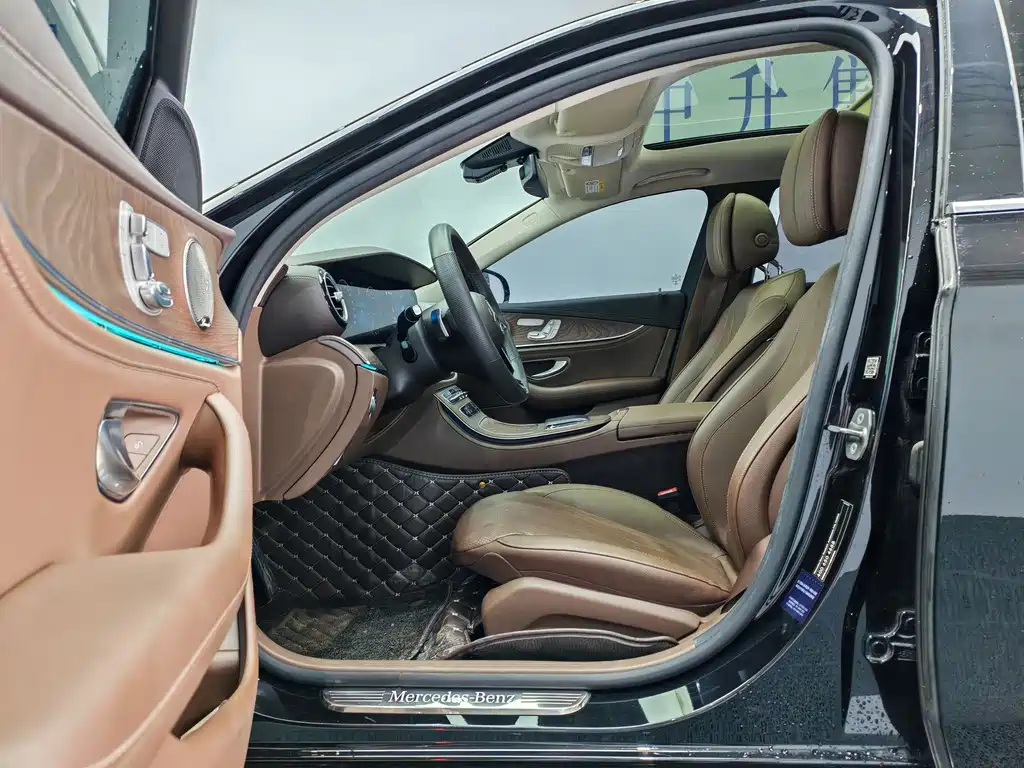 Mercedes-Benz E-Class — миниатюра 11