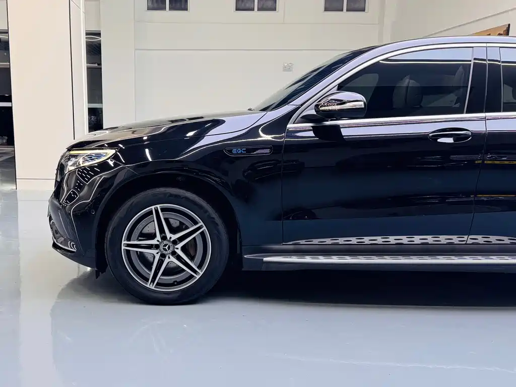 Mercedes-Benz EQC — миниатюра 4