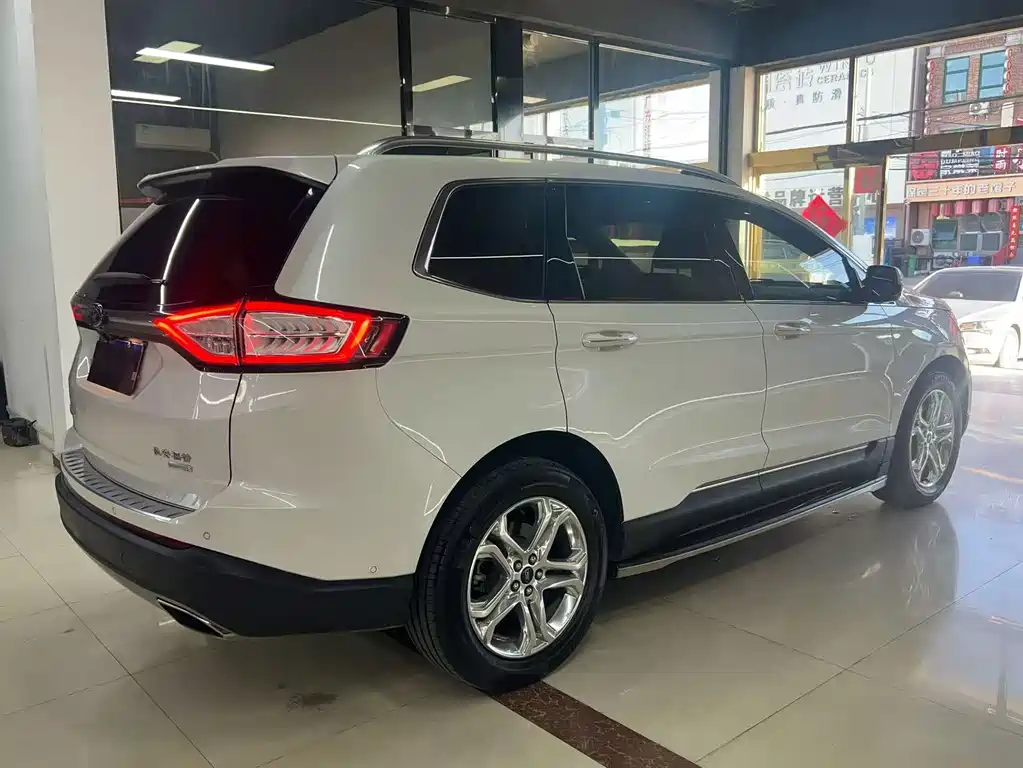 Ford Edge — миниатюра 3