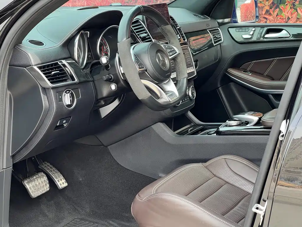Mercedes-Benz GLS A MG 2017 AMG GLS 63 4MATIC
