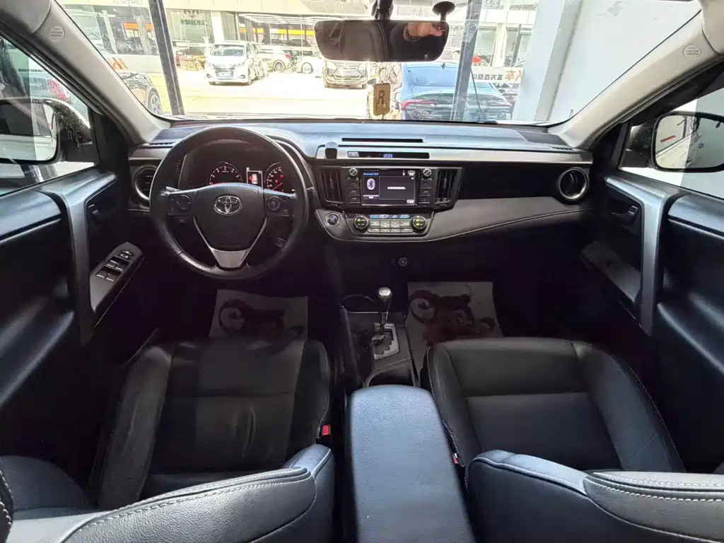 Toyota RAV4 — миниатюра 16