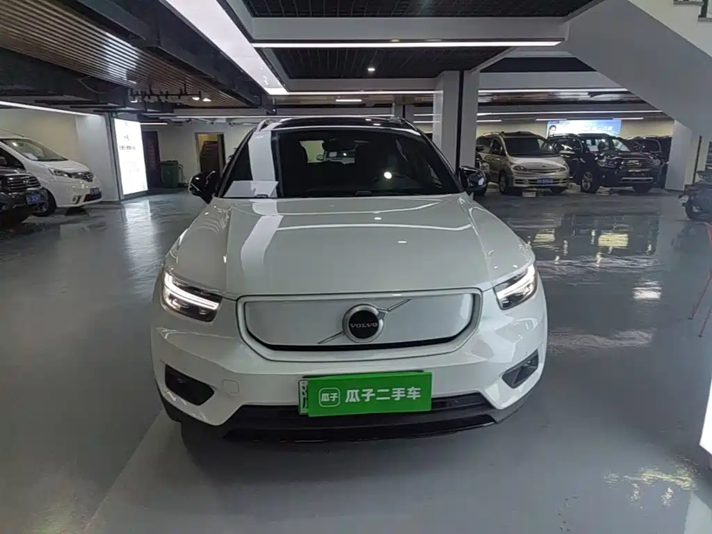 Volvo XC40 NEV — миниатюра 3