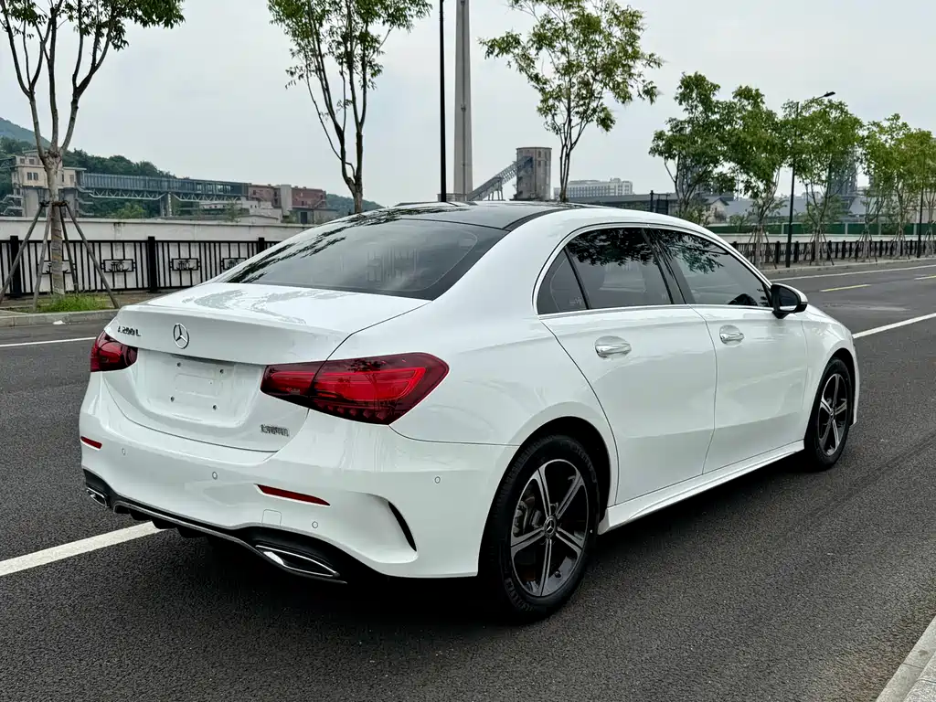 Mercedes-Benz A-Class A 2023 A 200 L Fashion
