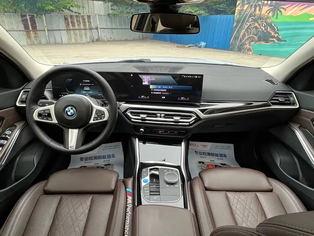 BMW i3 2024 eDrive 35 L