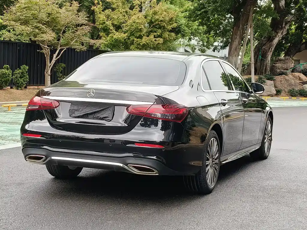 Mercedes-Benz E-Class — миниатюра 18