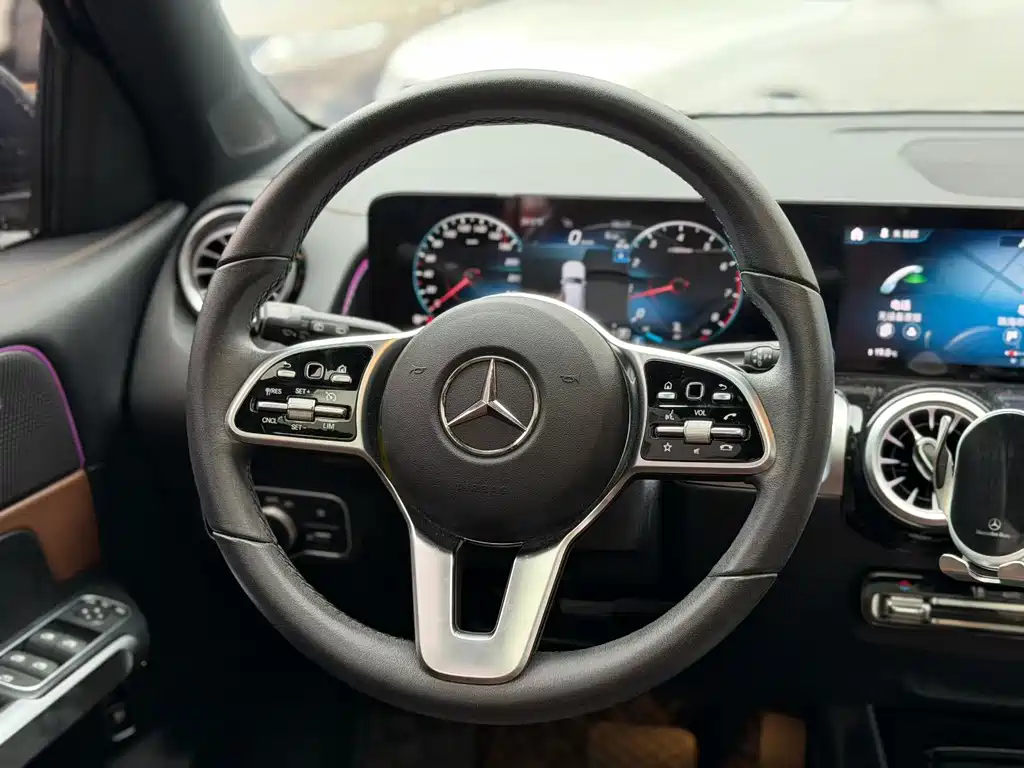 Mercedes-Benz GLB — миниатюра 2