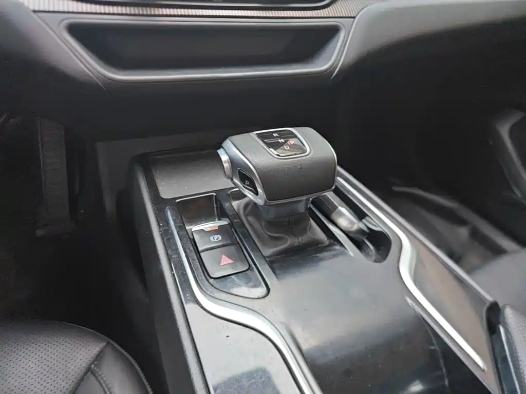 Hongqi Hongqi E-QM5 — миниатюра 14