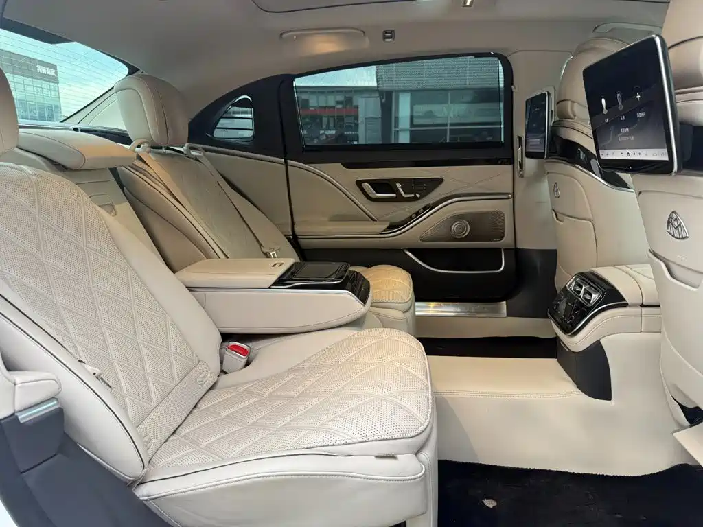 Mercedes-Benz S-Class — миниатюра 32