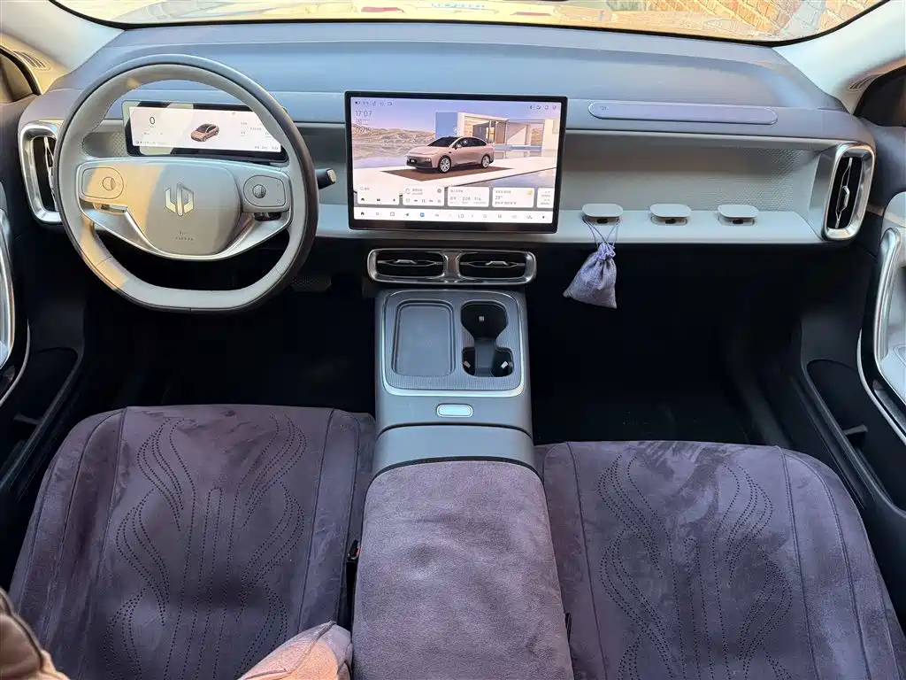Leapmotor Leapmotor B01 — миниатюра 4