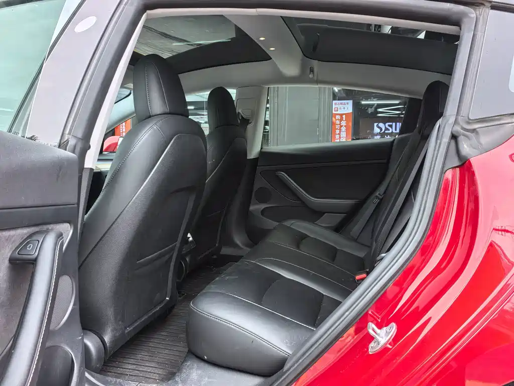 Tesla Model 3 — миниатюра 11