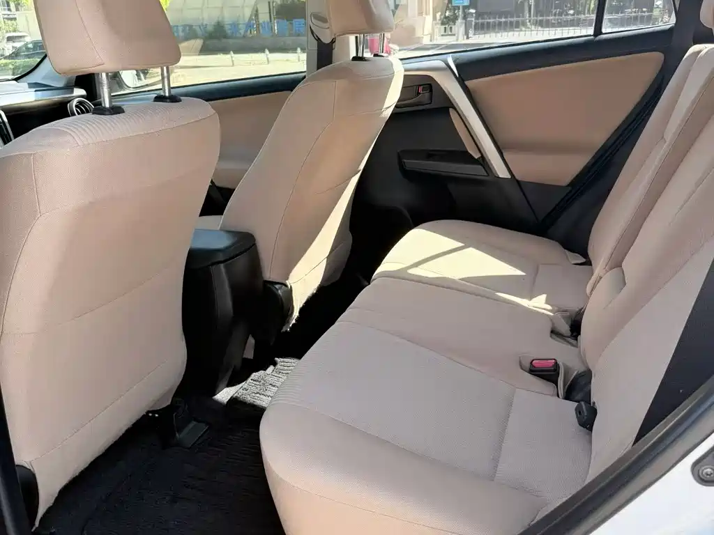 Toyota RAV4 2016 2.0L CVT V