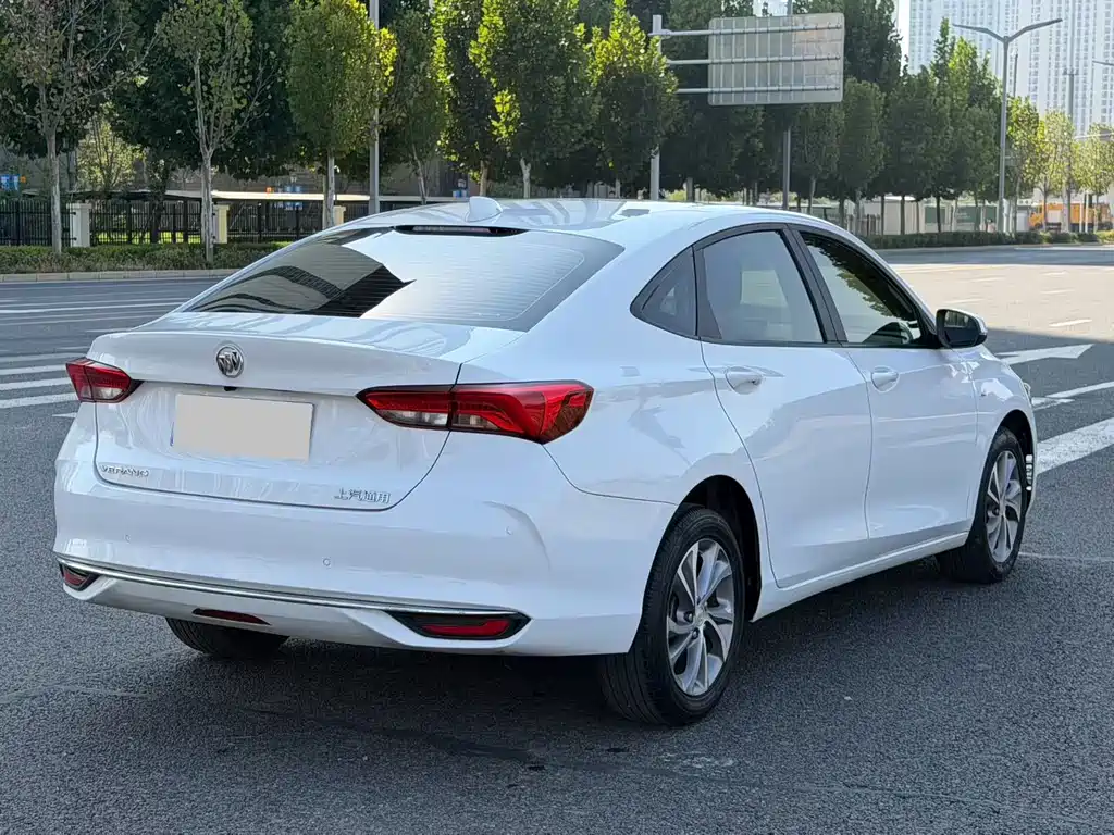 Buick Verano — миниатюра 7
