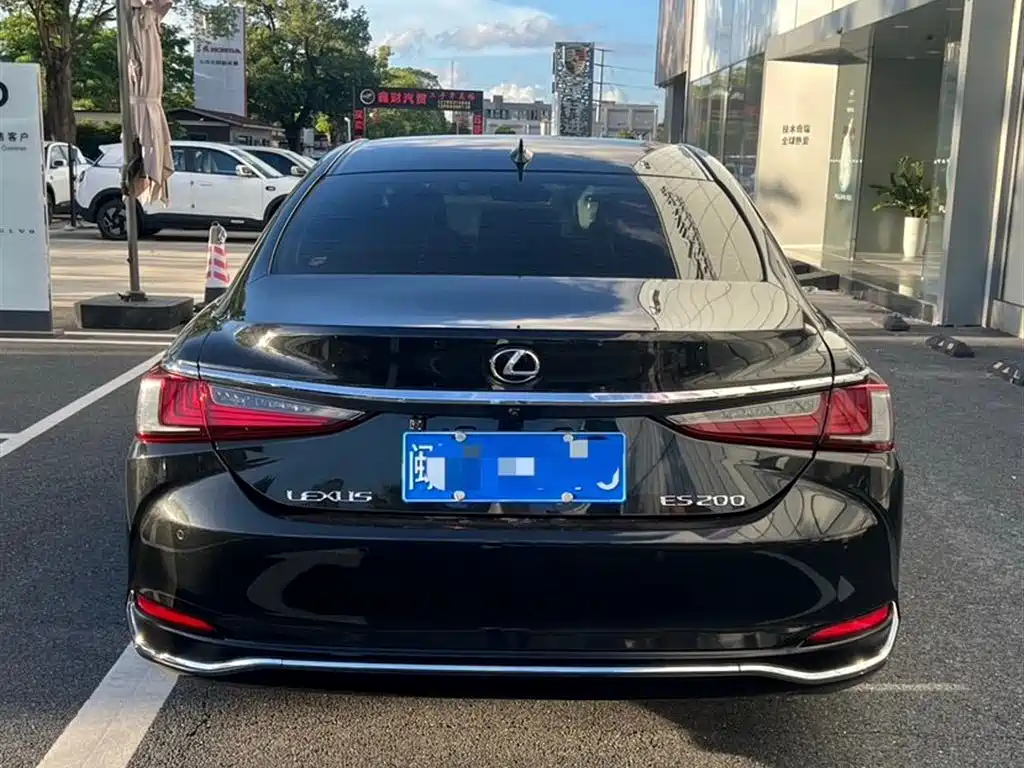 Lexus ES 2018 200 V