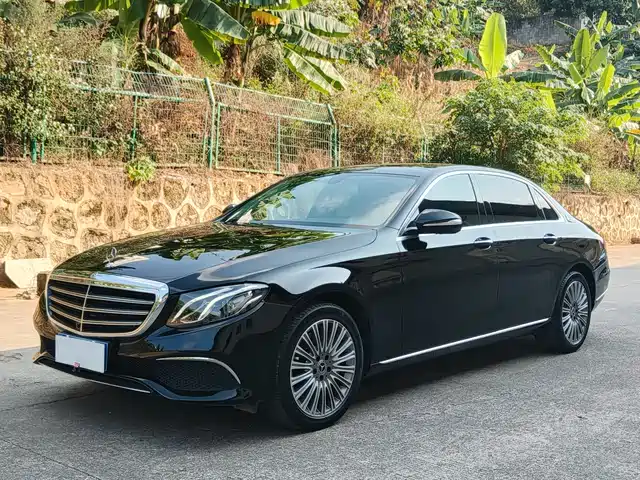 MERCEDES BENZ E CLASS