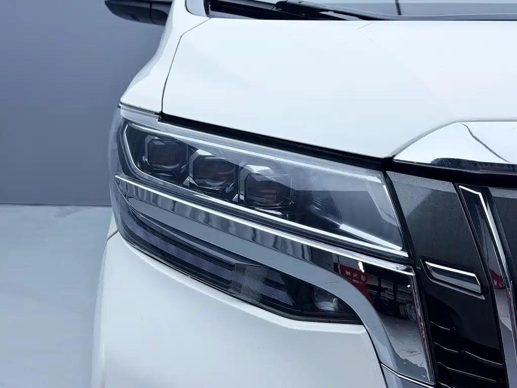 Toyota Alphard 2015 3.5L Luxury
