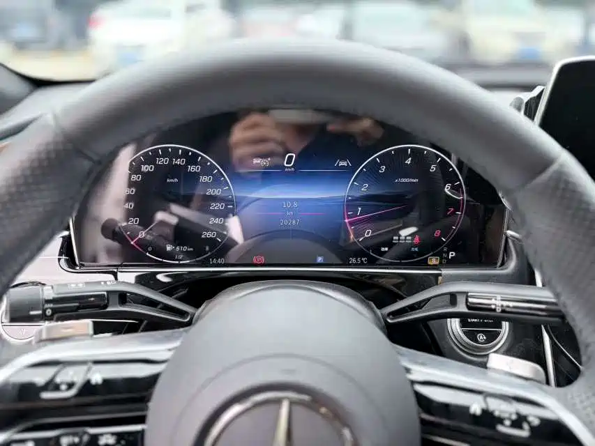 Mercedes-Benz E-Class — миниатюра 9