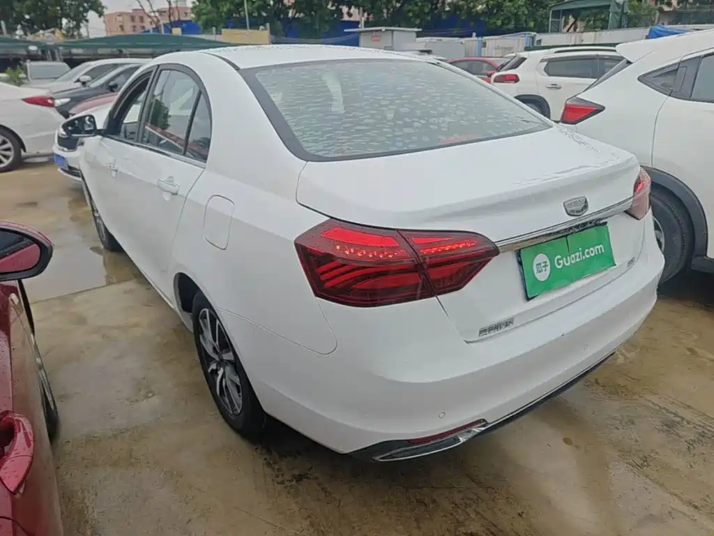 Geely Emgrand — миниатюра 5